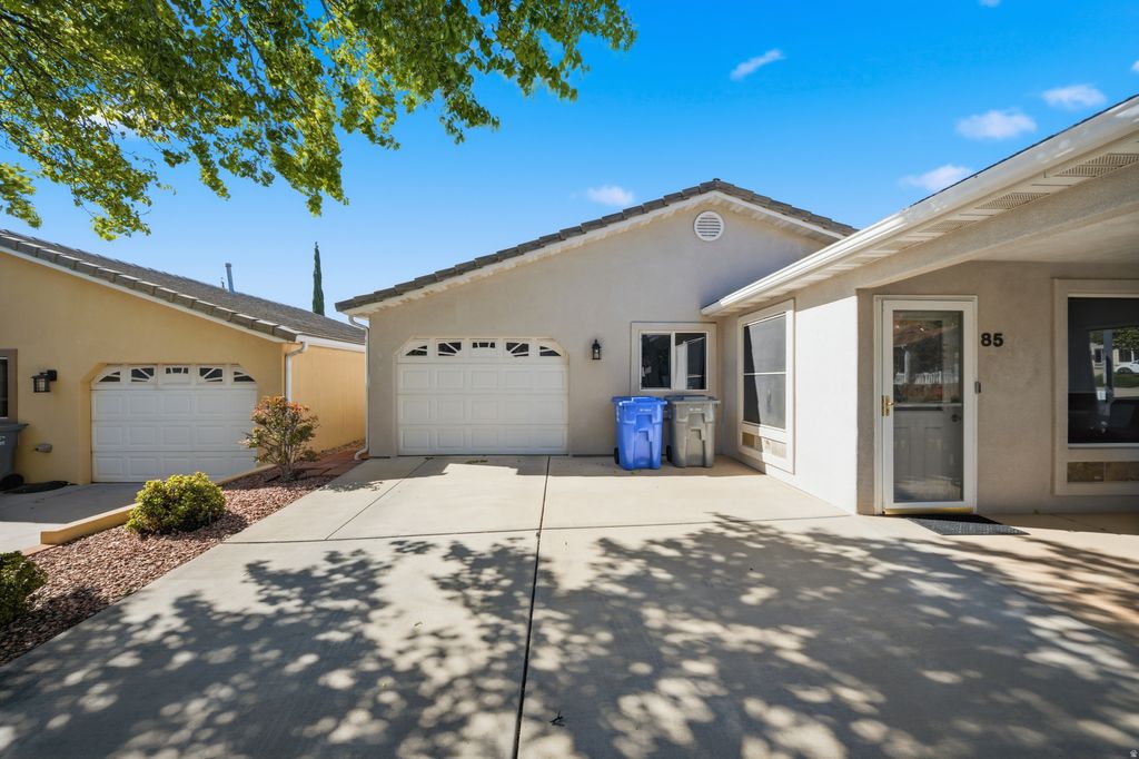 Photo of 1050 W RED HILLS PKWY #85, Washington, UT 84780 (MLS # 2153888)