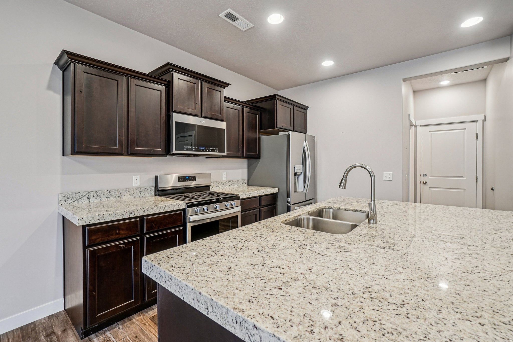 WELLINGTON PLACE - Residential