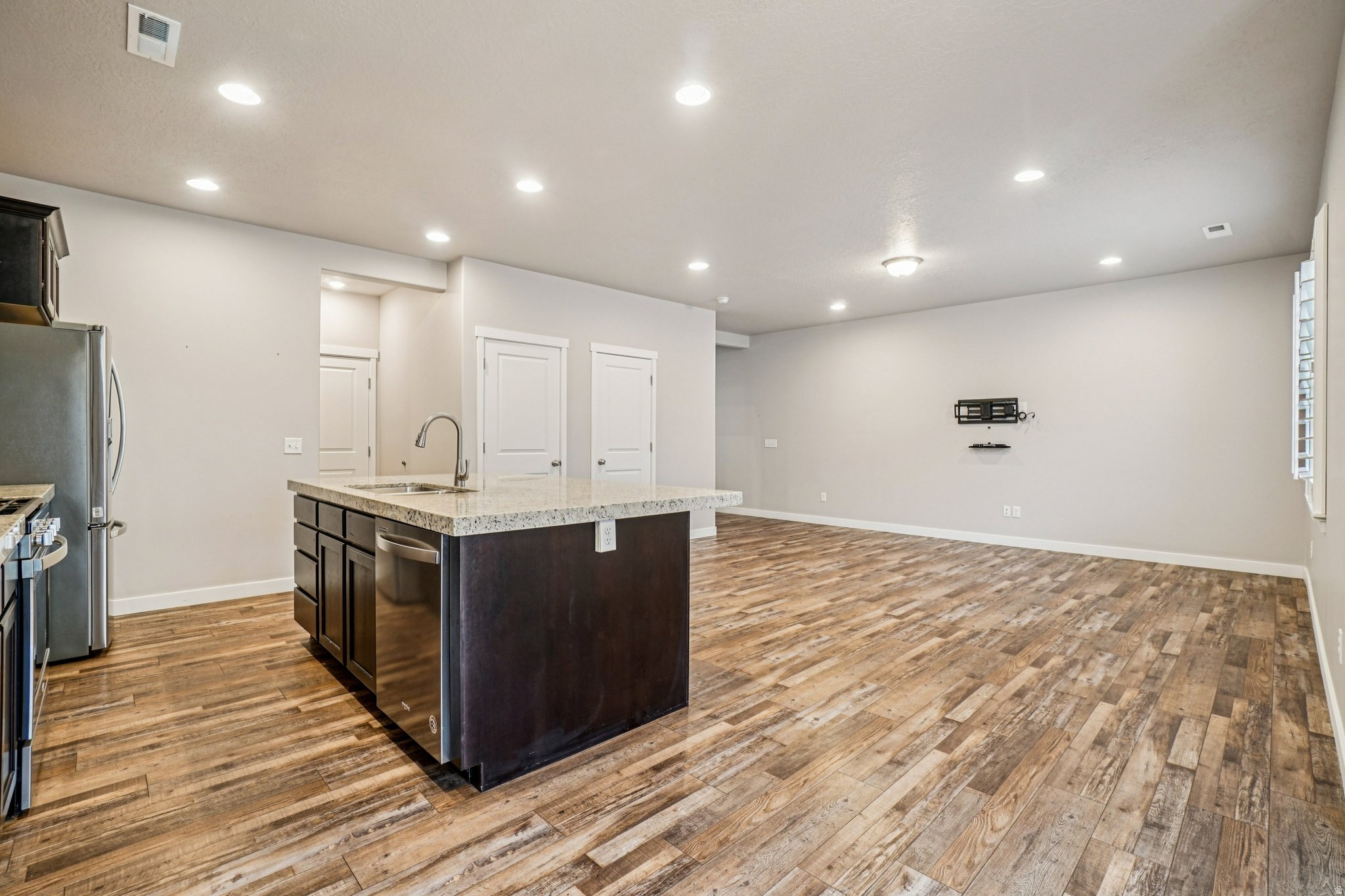 WELLINGTON PLACE - Residential