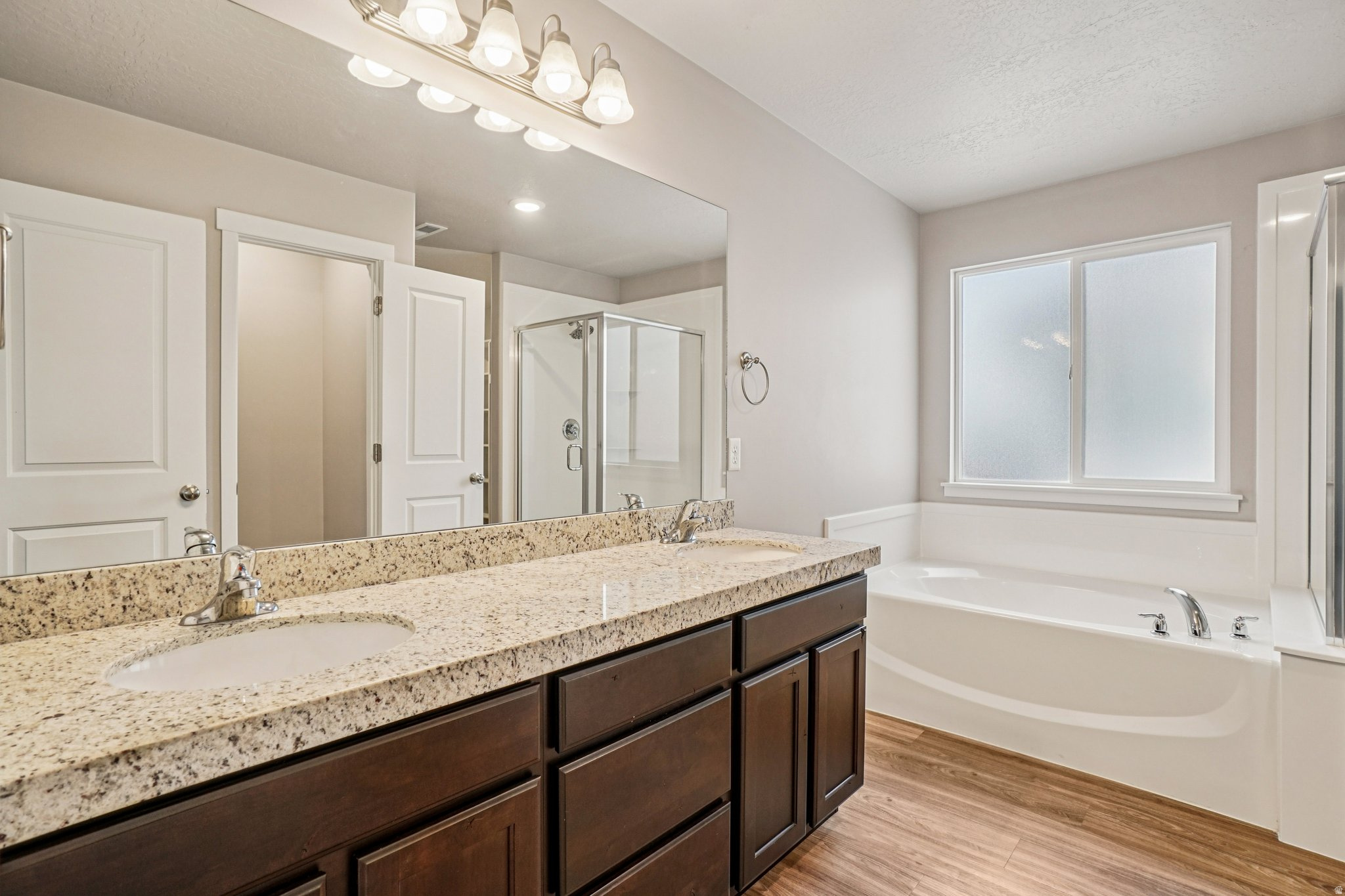 WELLINGTON PLACE - Residential