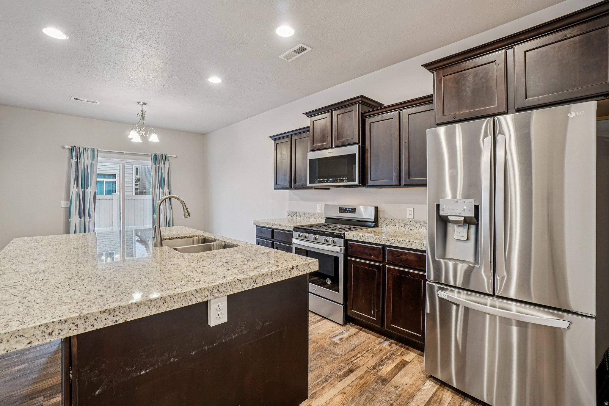 WELLINGTON PLACE - Residential