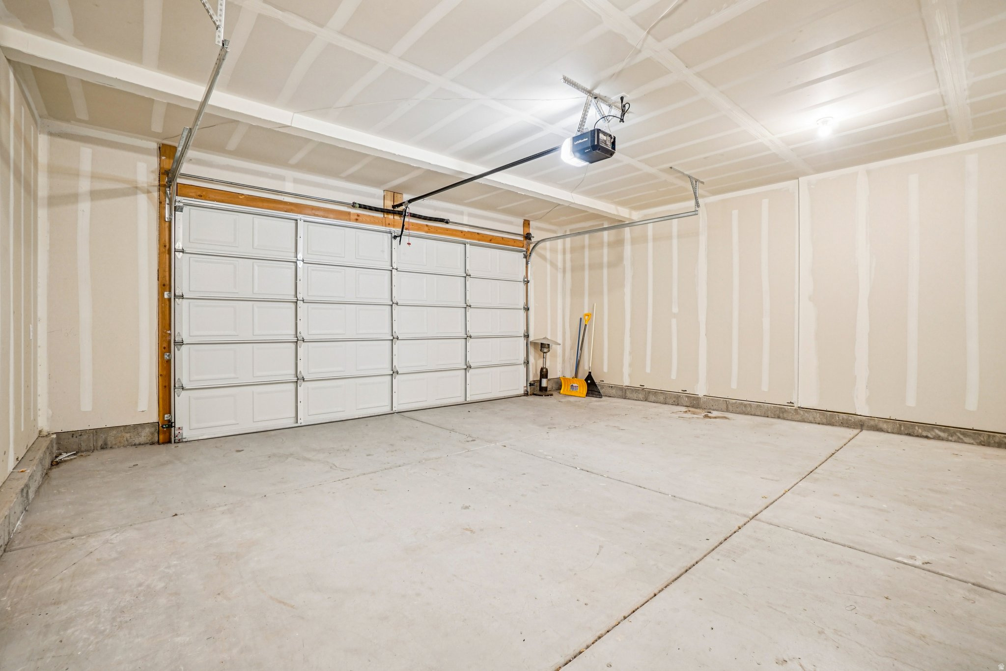 WELLINGTON PLACE - Residential