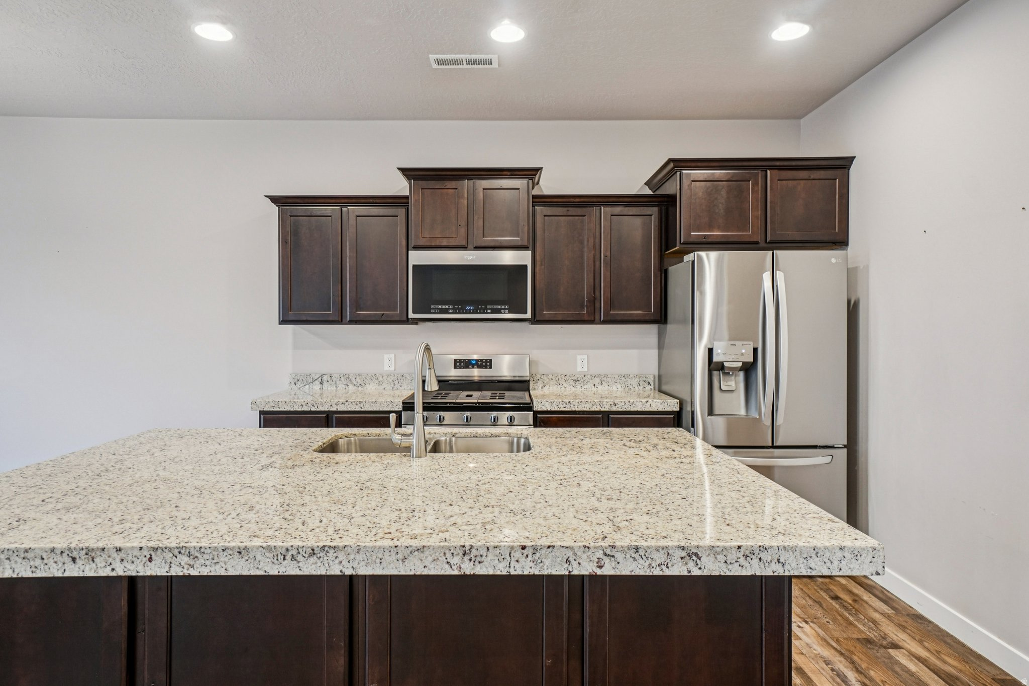 WELLINGTON PLACE - Residential