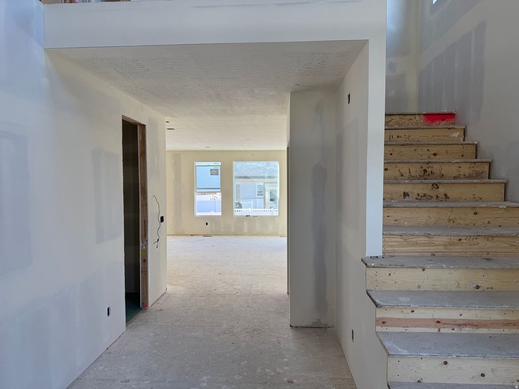 Photo of 461 W SUMMERHILL LN W, Centerville, UT 84014 (MLS # 2145811)