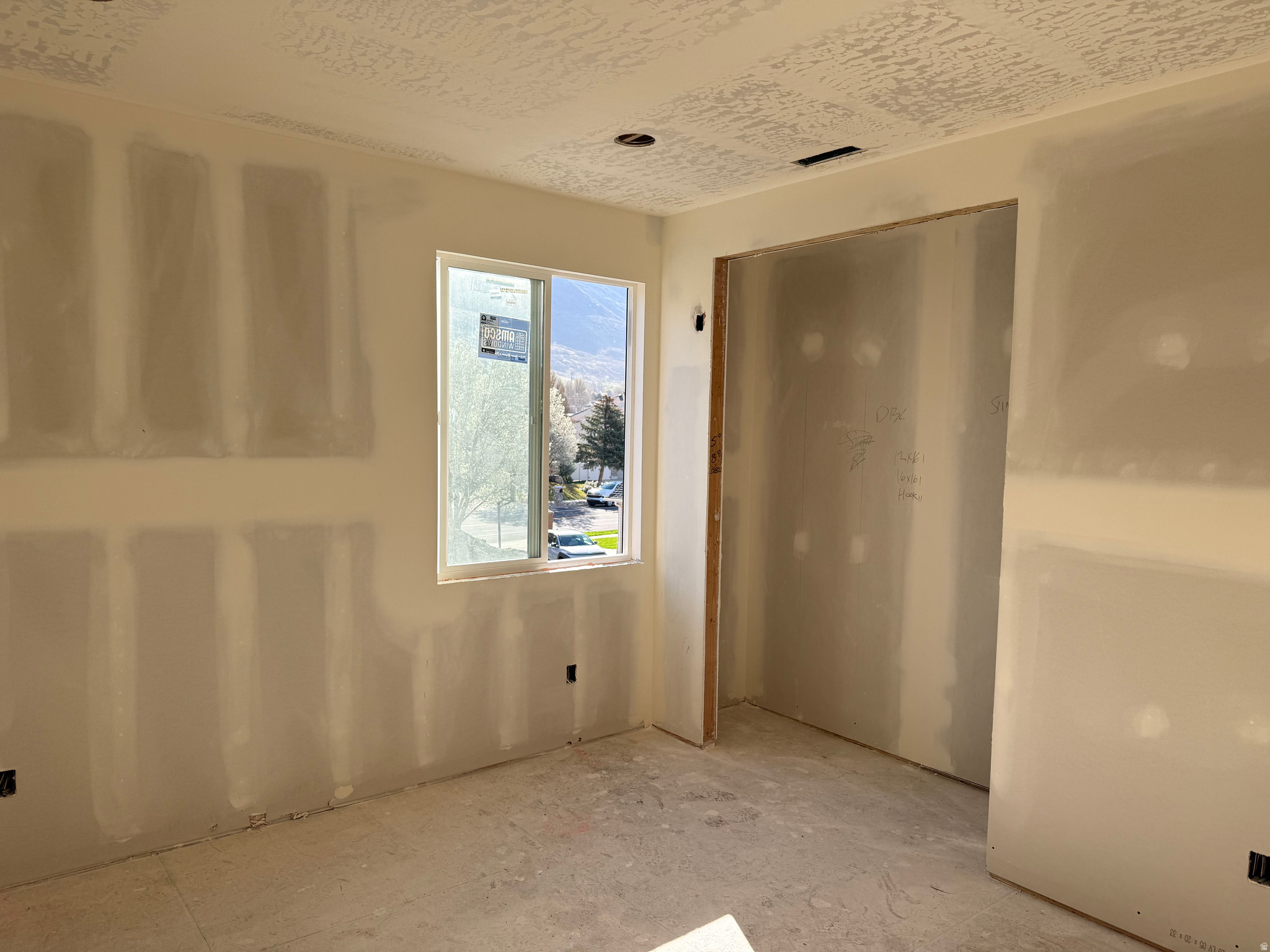 SUMMERHILL LANE - Residential