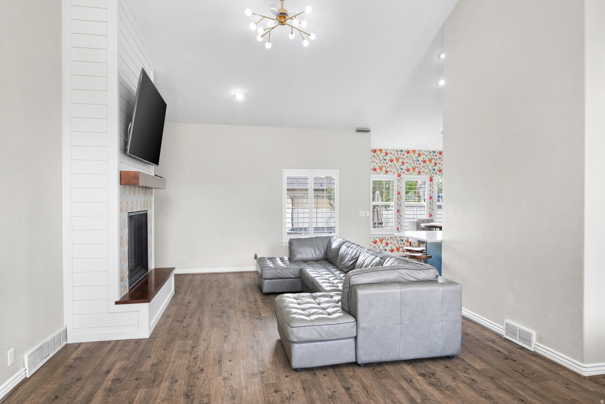 MEADOWS - Residential