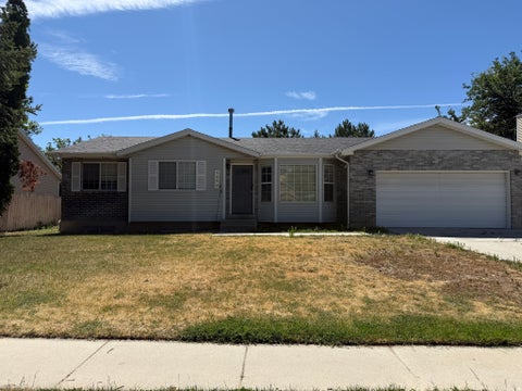 Homes For Sale - 9892 S Roseboro Rd<br/> Sandy, UT 84092