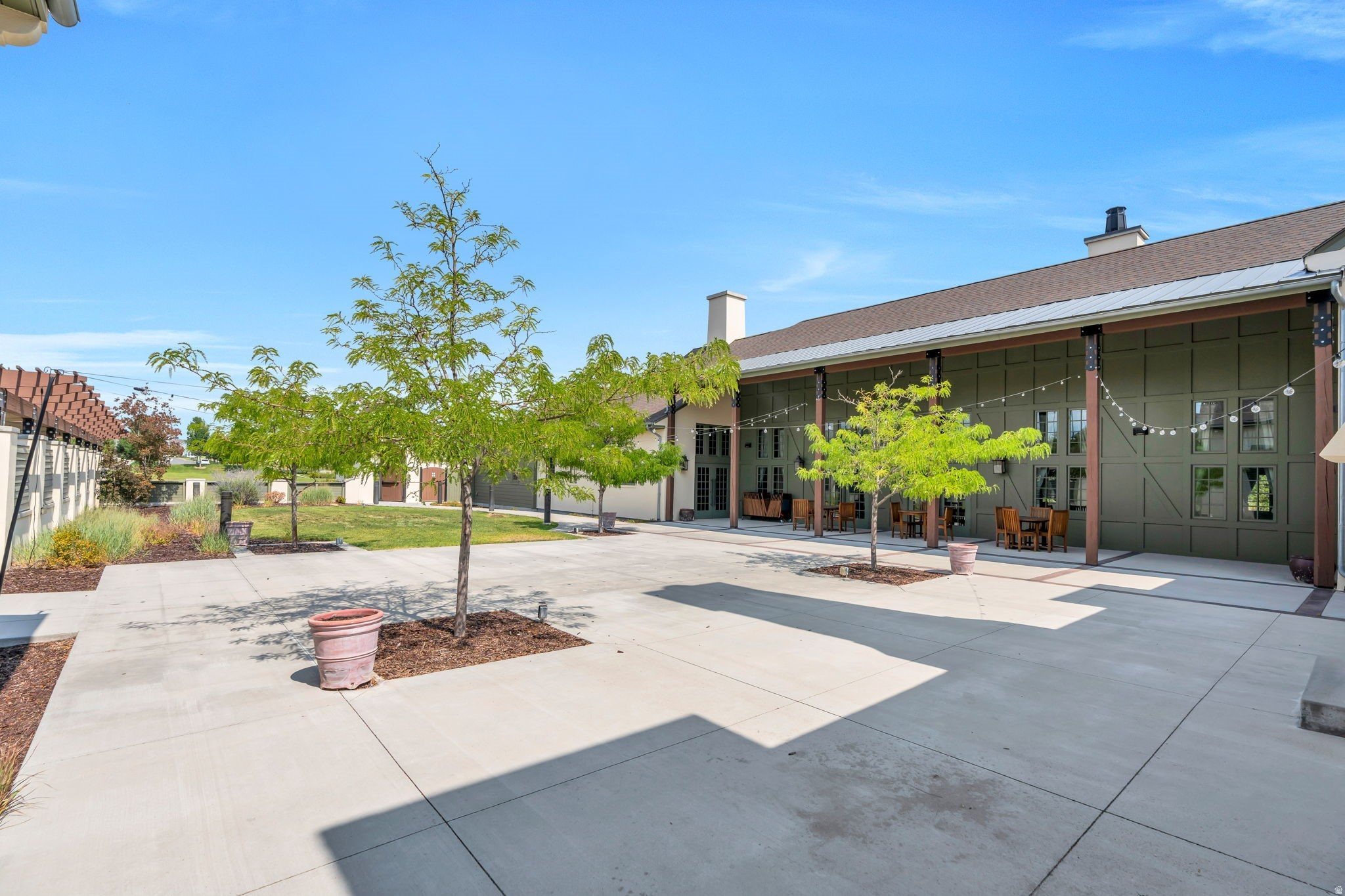 DAYBREAK - Residential