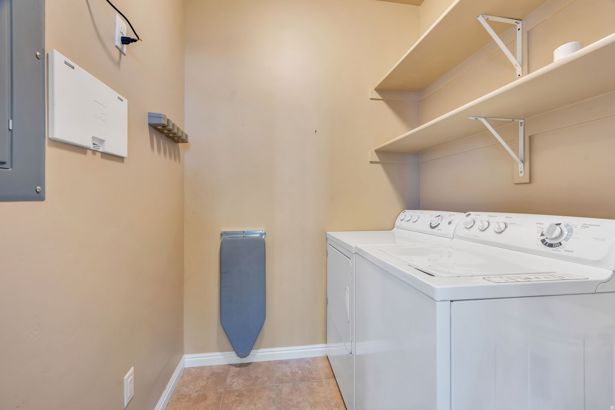 DAYBREAK - Residential