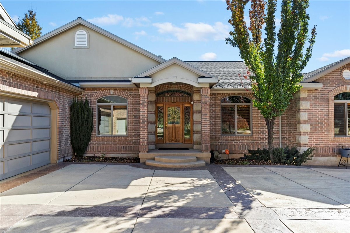 TRAPPER'S POINTE - Residential