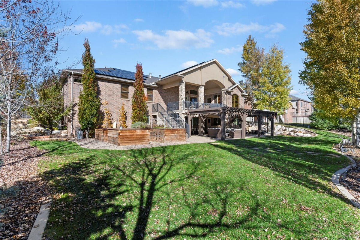 TRAPPER'S POINTE - Residential