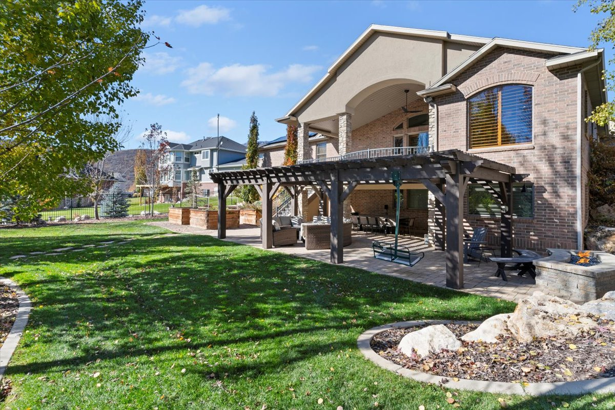 TRAPPER'S POINTE - Residential