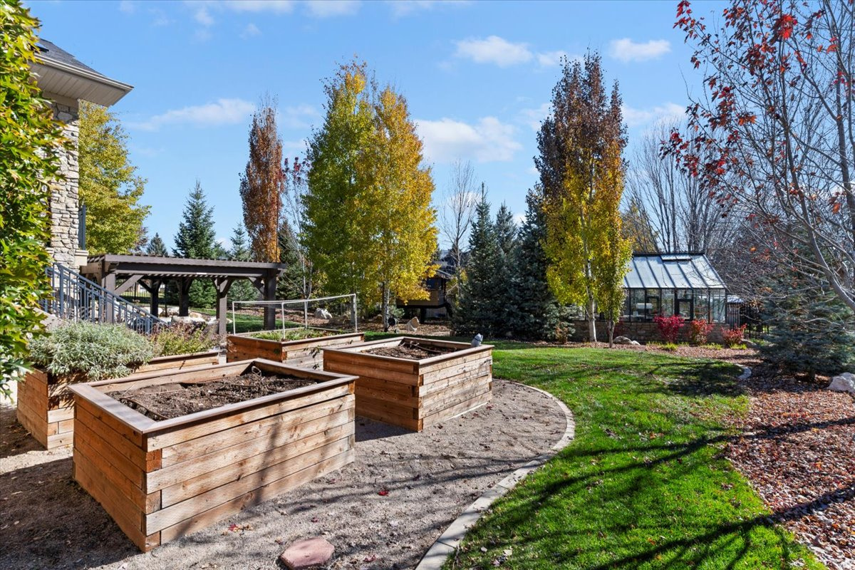 TRAPPER'S POINTE - Residential