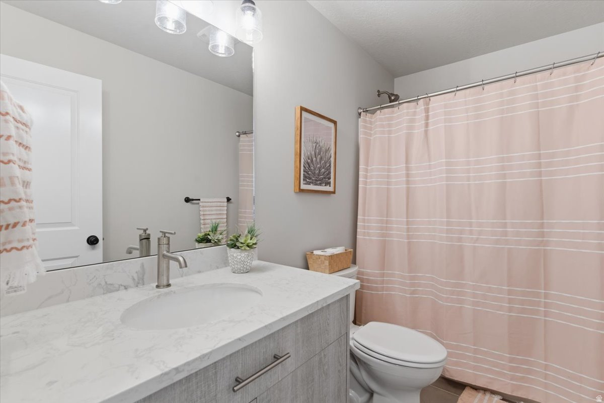 ASPIRE POINTE - Residential