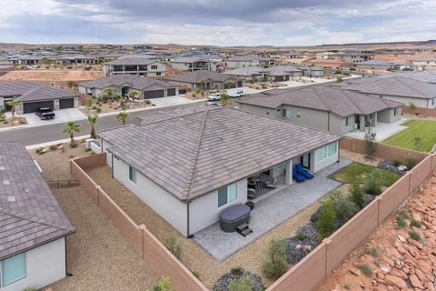 Tiny photo for 2046 N VISTA DR, Washington, UT 84780 (MLS # 2134315)