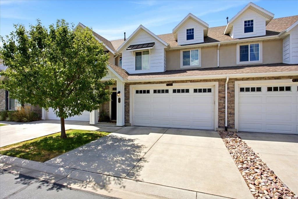 Photo of 288 S 600 W, Centerville, UT 84014 (MLS # 2181417)
