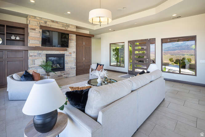 STONE CLIFF PH 10 - Residential