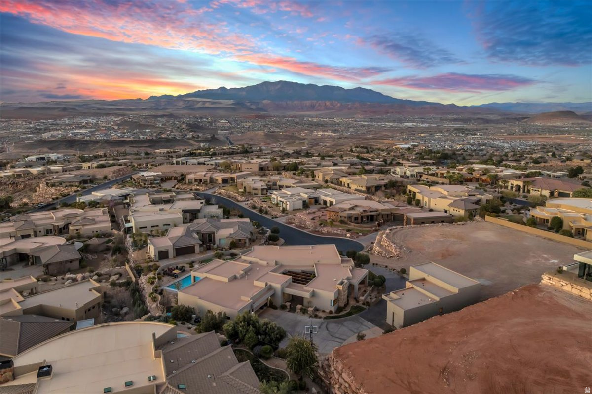 STONE CLIFF PH 10 - Residential