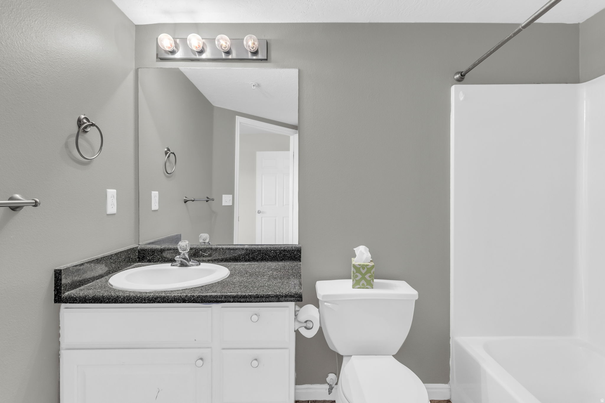 WESTBURY - Residential