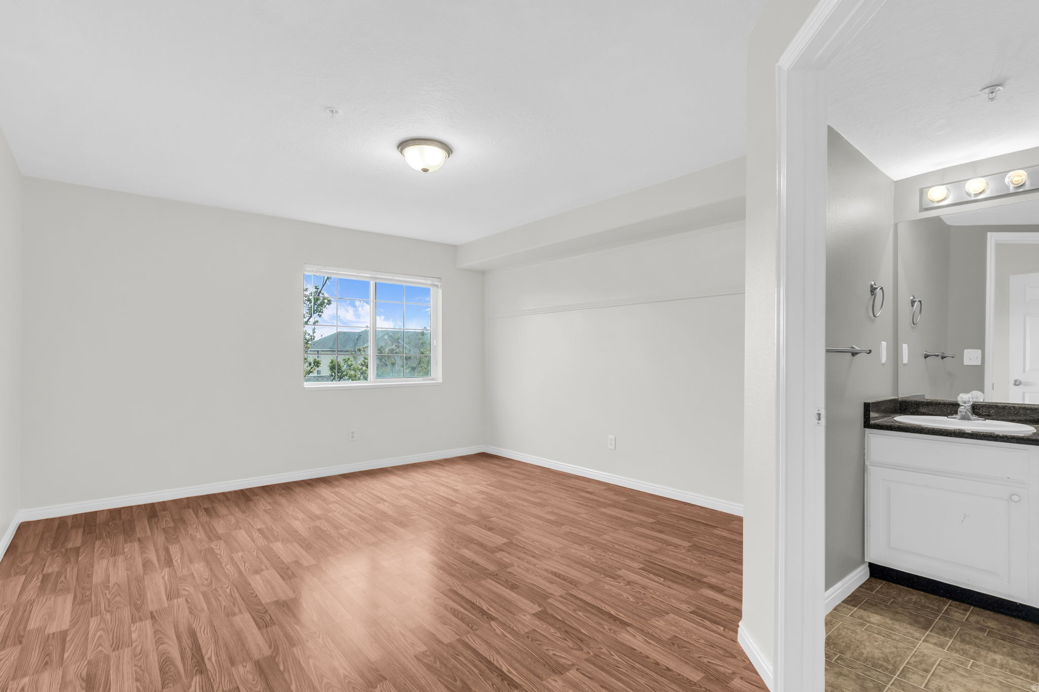 WESTBURY - Residential