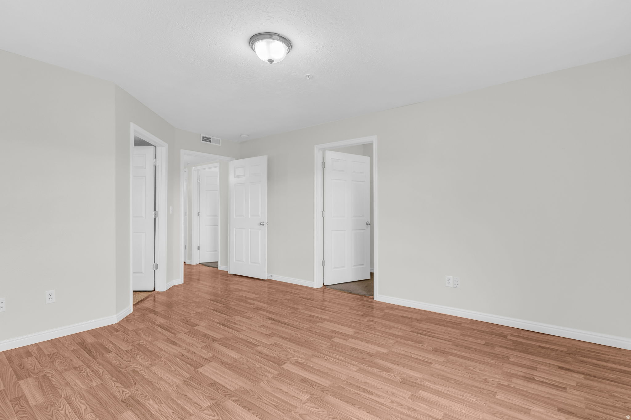 WESTBURY - Residential