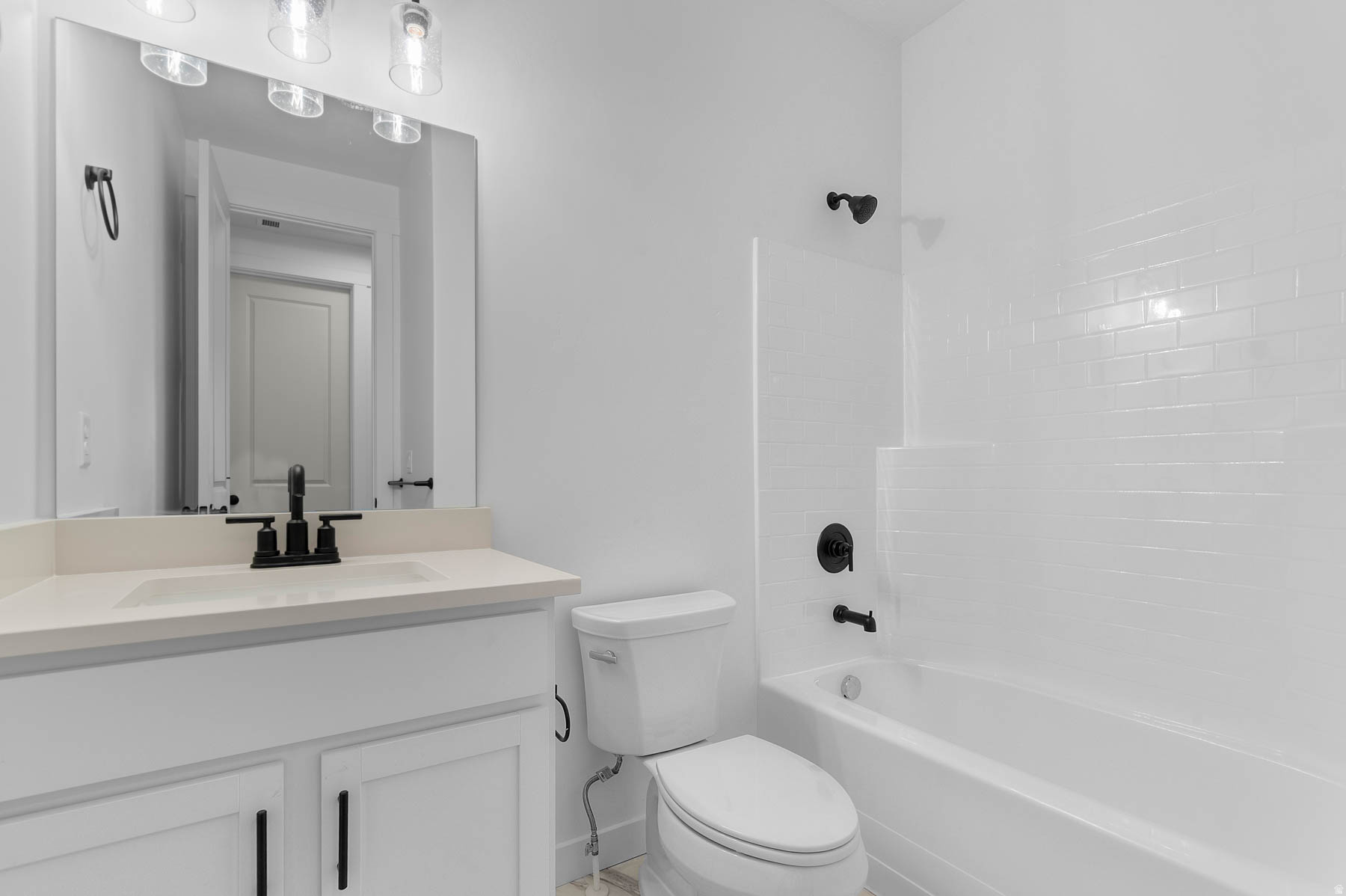 BROADVIEW SHORES 823 - Residential