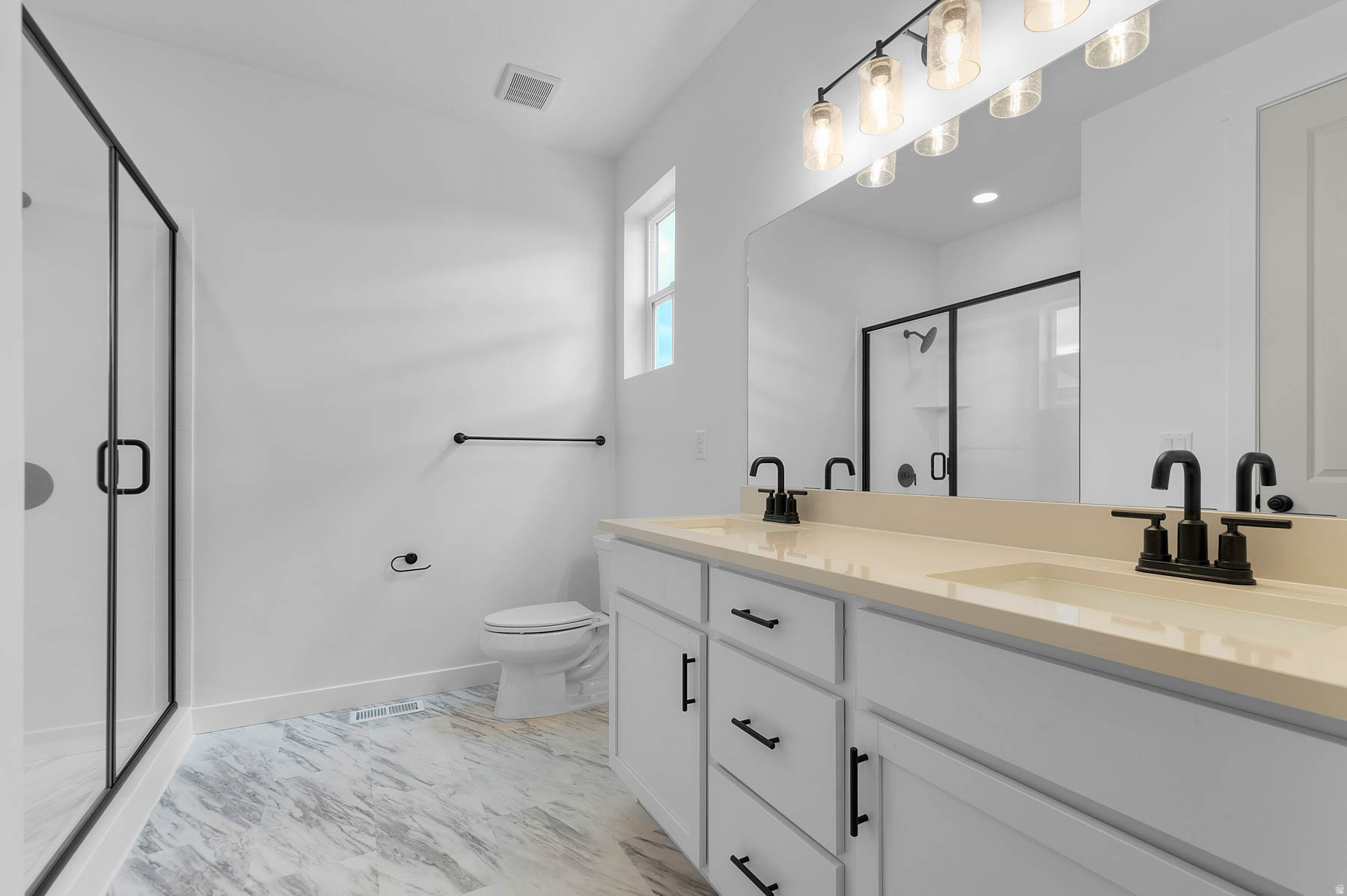 BROADVIEW SHORES 823 - Residential