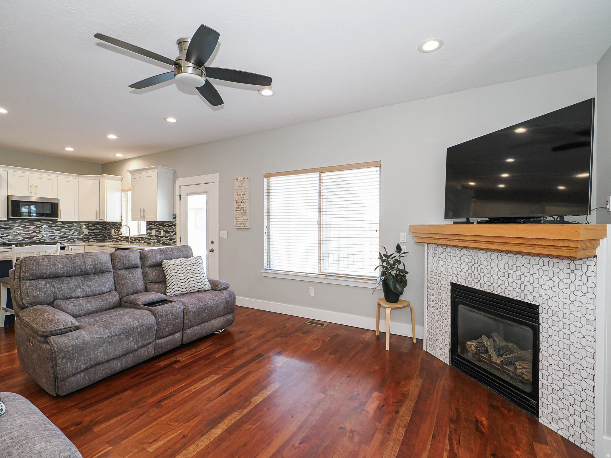 SUNSET HOLLOW AT THANKSGIVING POINT - Residential