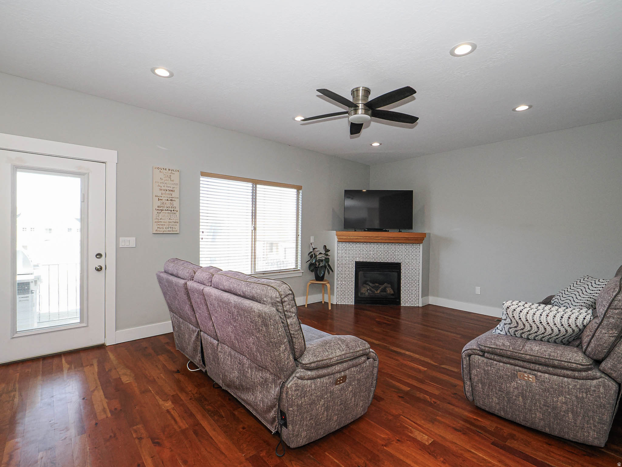 SUNSET HOLLOW AT THANKSGIVING POINT - Residential