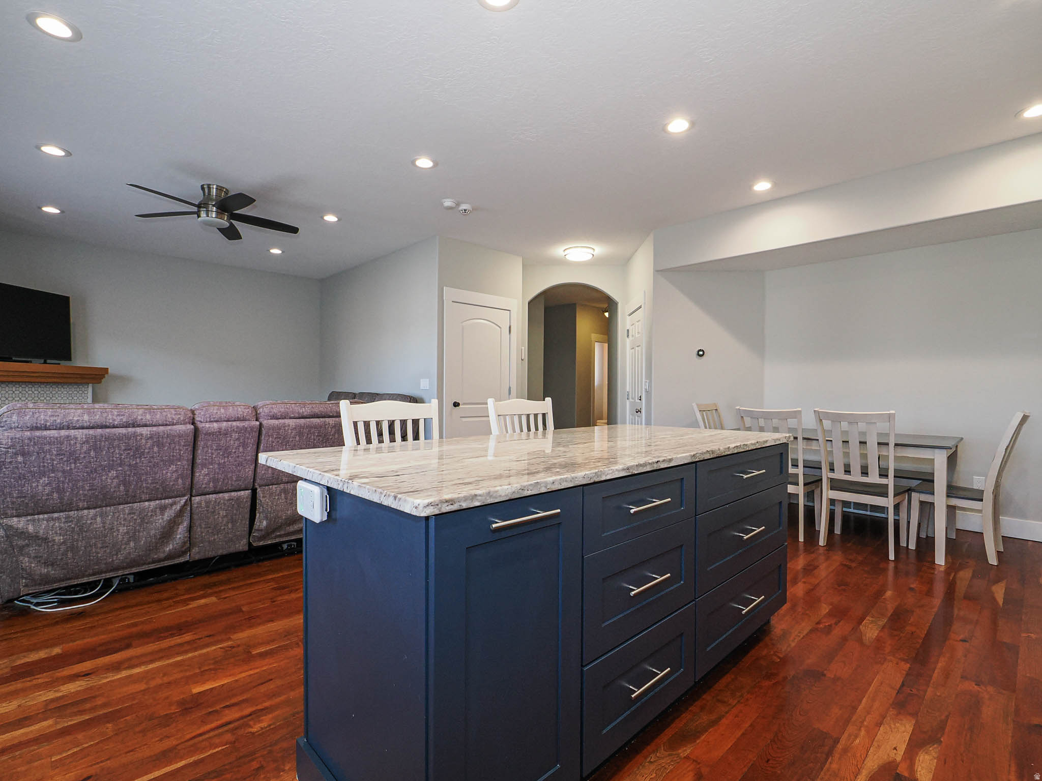 SUNSET HOLLOW AT THANKSGIVING POINT - Residential