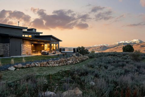 Tiny photo for 5585 E HIGHLAND VIEW CT, Eden, UT 84310 (MLS # 2148935)