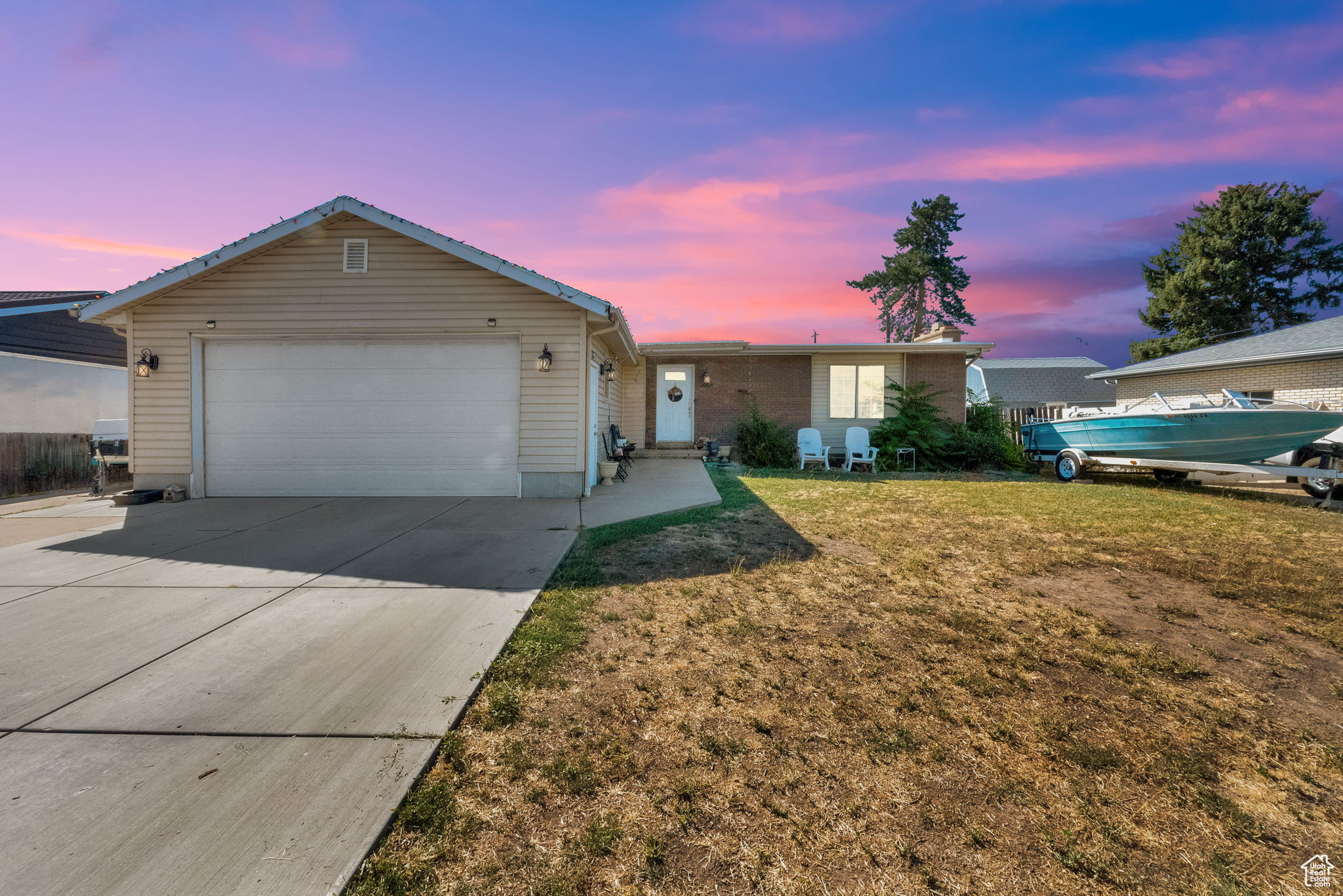 This Woods Cross home has lots of updates, including an updated kitchen that's ready for you to enjoy. The layout offers plenty of living space, and you'll appreciate the convenient RV parking. All this in a desired Woods Cross location. Square footage figures are provided as a courtesy estimate only and were obtained from county records. Buyer is advised to obtain an independent measurement.