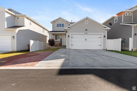 Photo of 4694 E LAKE CORNER DR, Eagle Mountain, UT 84005 (MLS # 2118509) Photo of 4694 E LAKE CORNER DR, Eagle Mountain, UT 84005 (MLS # 2118509)