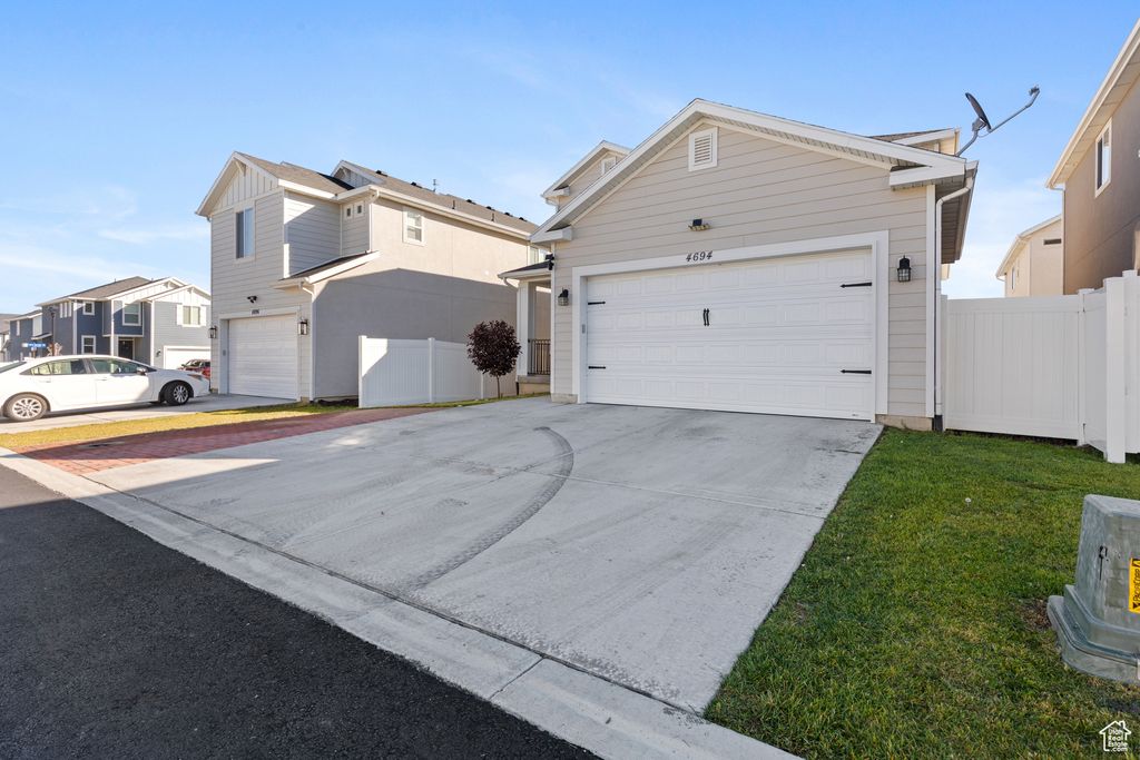 Photo of 4694 E LAKE CORNER DR, Eagle Mountain, UT 84005 (MLS # 2118509)