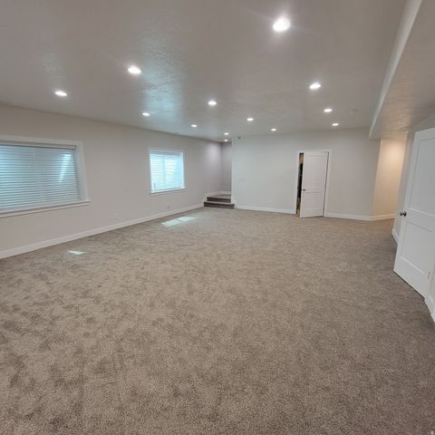 Tiny photo for 252 W 4950 S, Washington Terrace, UT 84405 (MLS # 2158088)