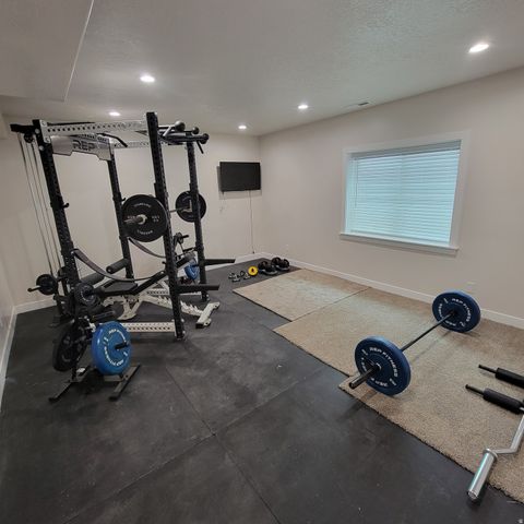 Tiny photo for 252 W 4950 S, Washington Terrace, UT 84405 (MLS # 2158088)