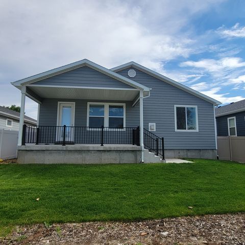 Tiny photo for 252 W 4950 S, Washington Terrace, UT 84405 (MLS # 2158088)