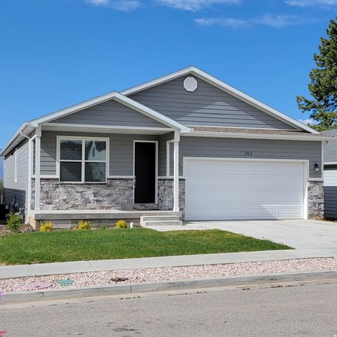 Tiny photo for 252 W 4950 S, Washington Terrace, UT 84405 (MLS # 2158088)