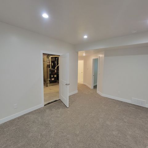 Tiny photo for 252 W 4950 S, Washington Terrace, UT 84405 (MLS # 2158088)