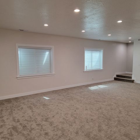 Tiny photo for 252 W 4950 S, Washington Terrace, UT 84405 (MLS # 2158088)