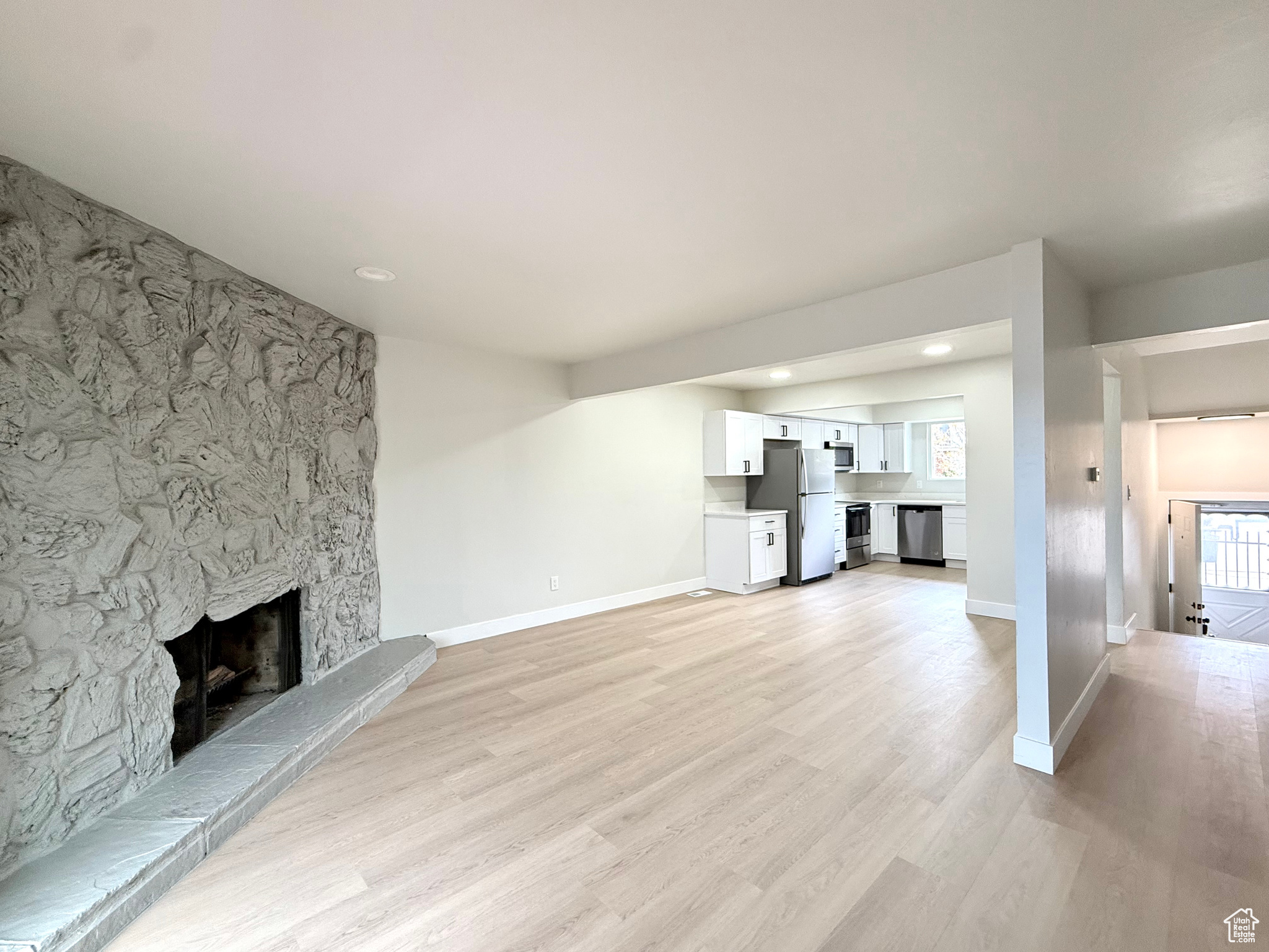 663 E Williamsburg Cir, Sandy, Utah image 2