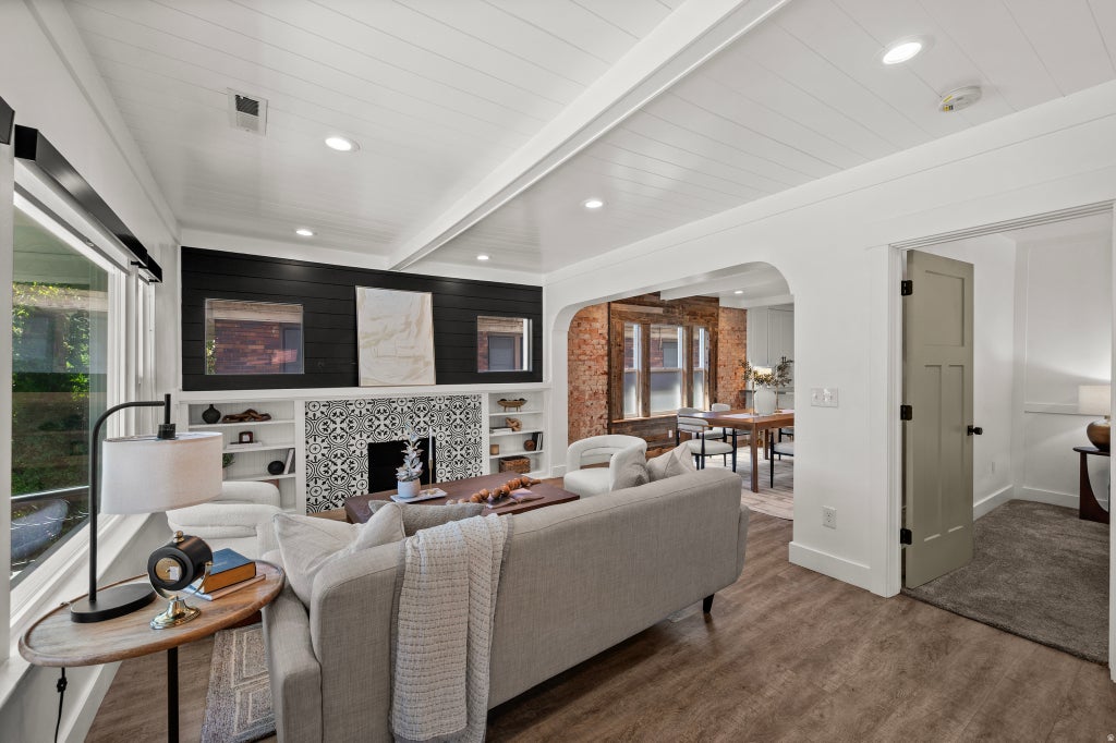 Photo of 1776 S 900 E, Salt Lake City, UT 84105 (MLS # 2184795)