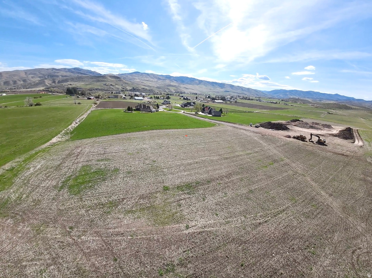 ELK HAVEN ESTATES - Land