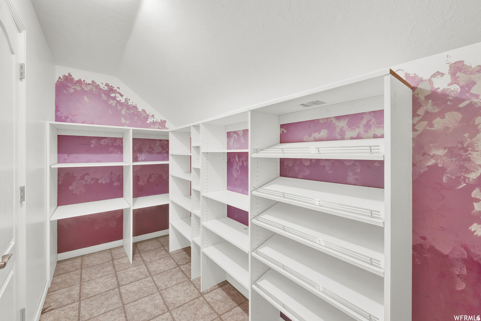 CALLS FORT EST - Residential