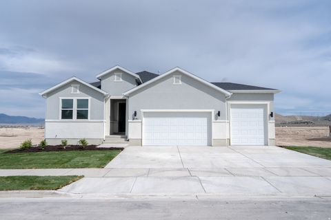 Photo of 2191 E GRANITE LN, Eagle Mountain, UT 84005 (MLS # 2150436)