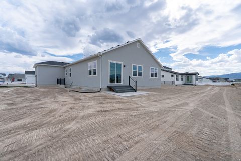 Tiny photo for 2191 E GRANITE LN, Eagle Mountain, UT 84005 (MLS # 2150436)