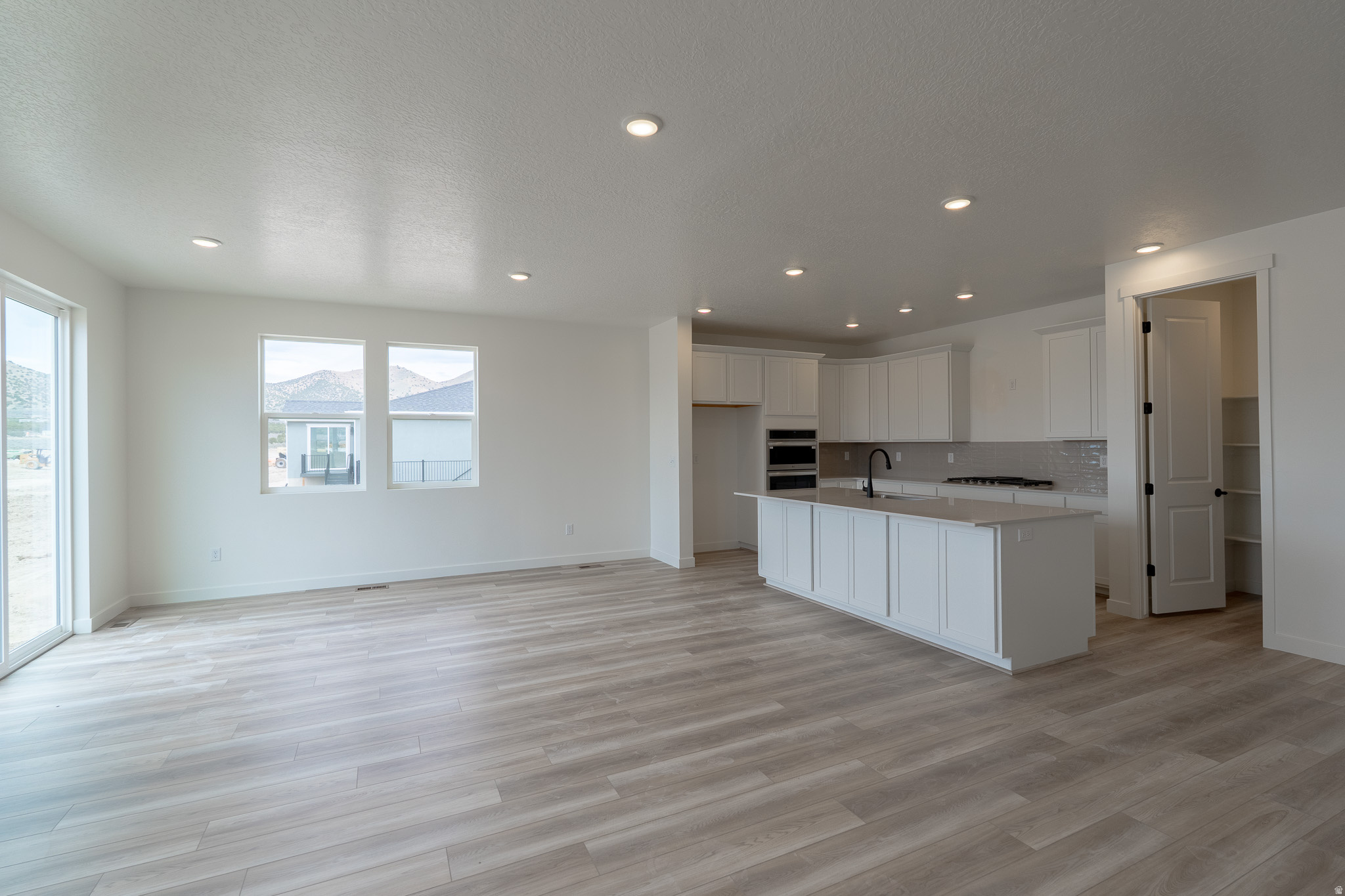 THE ESTATES AT SUNSET FLATS - Residential