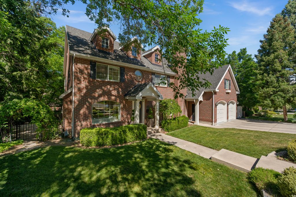 Photo of 5444 S WAYMAN LN, Holladay, UT 84117 (MLS # 2166154)