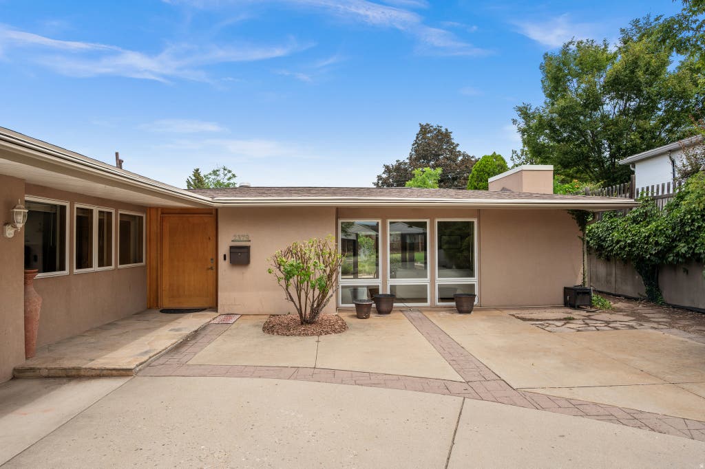 Photo of 2379 SAINT MARYS DR, Salt Lake City, UT 84108 (MLS # 2175526)