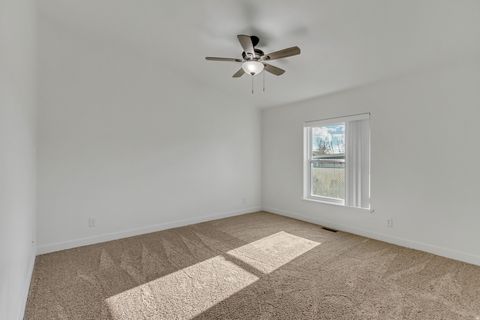 Tiny photo for 322 N 900 E, American Fork, UT 84003 (MLS # 2126003)